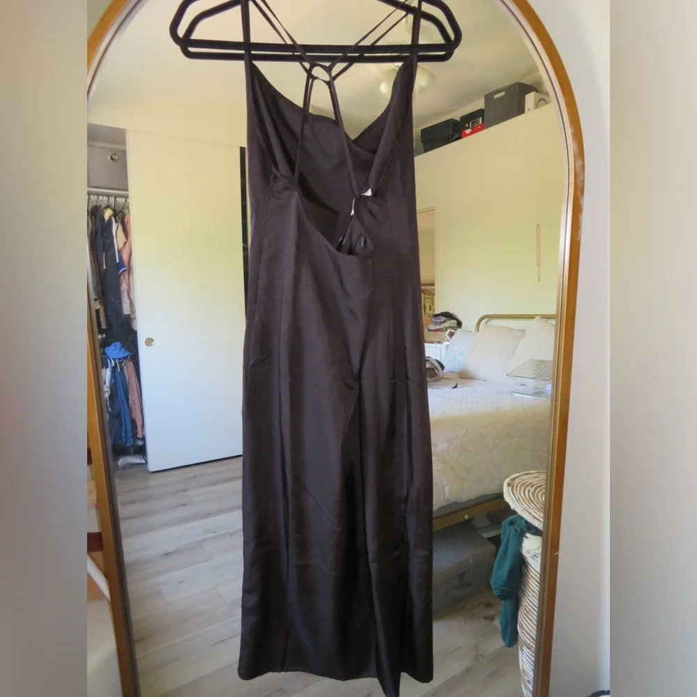 Black Satin Midi dress - Picture 5 of 7